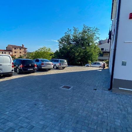 Apartments Korina & Dadi 罗维尼 外观 照片