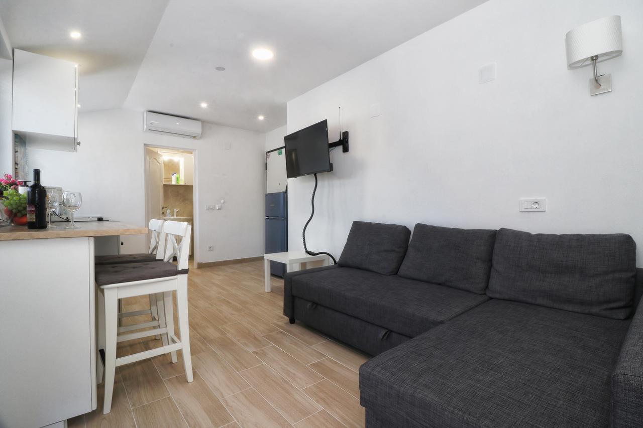 Apartments Korina & Dadi 罗维尼 外观 照片